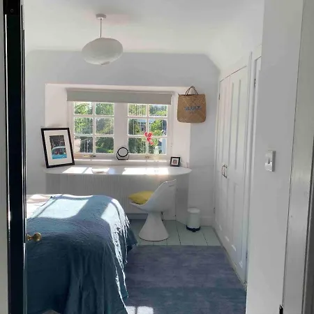 Sleeps 10. The Old Pink Library By Loch And River-2
